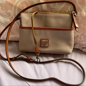 🎉SOLD🎉Dooney and Bourke Ginger Crossbody and Key-fob